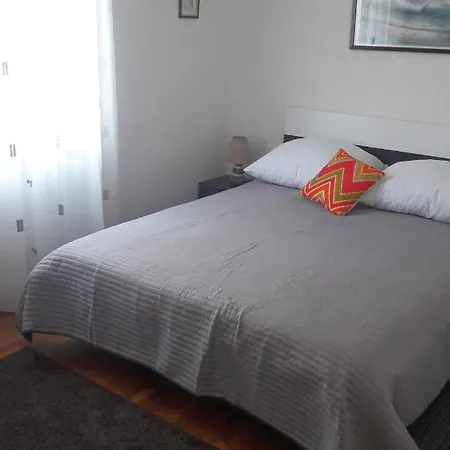 With A Parking Space Novigrad - 13840 Apartment